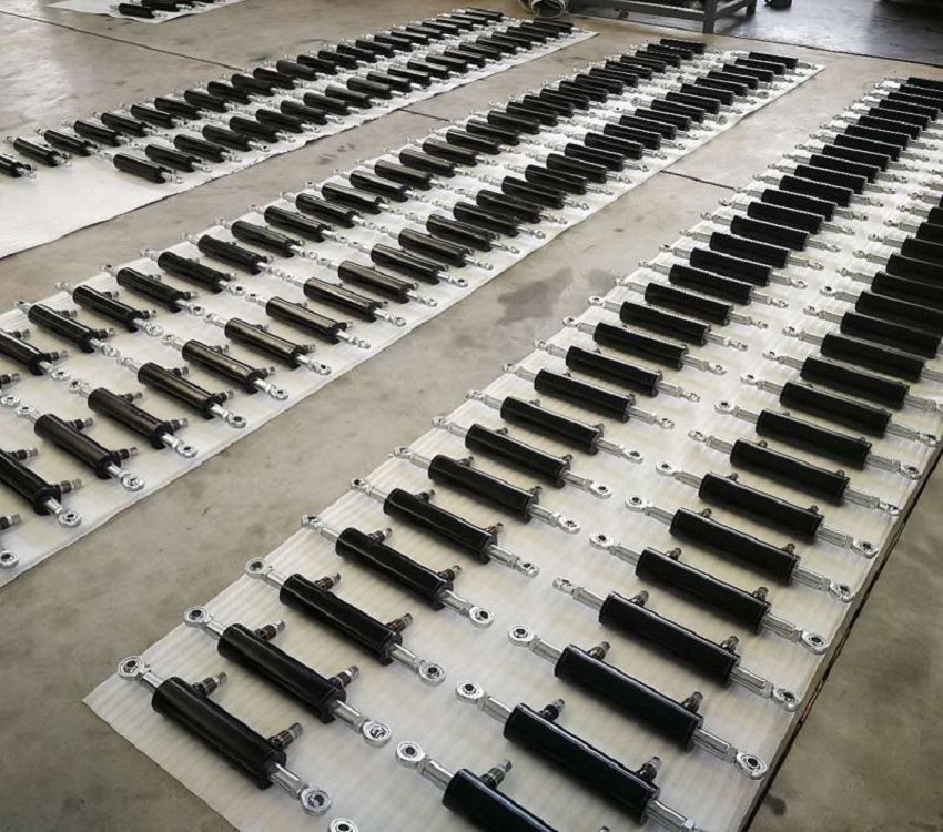 Twin rod hydraulic cylinder